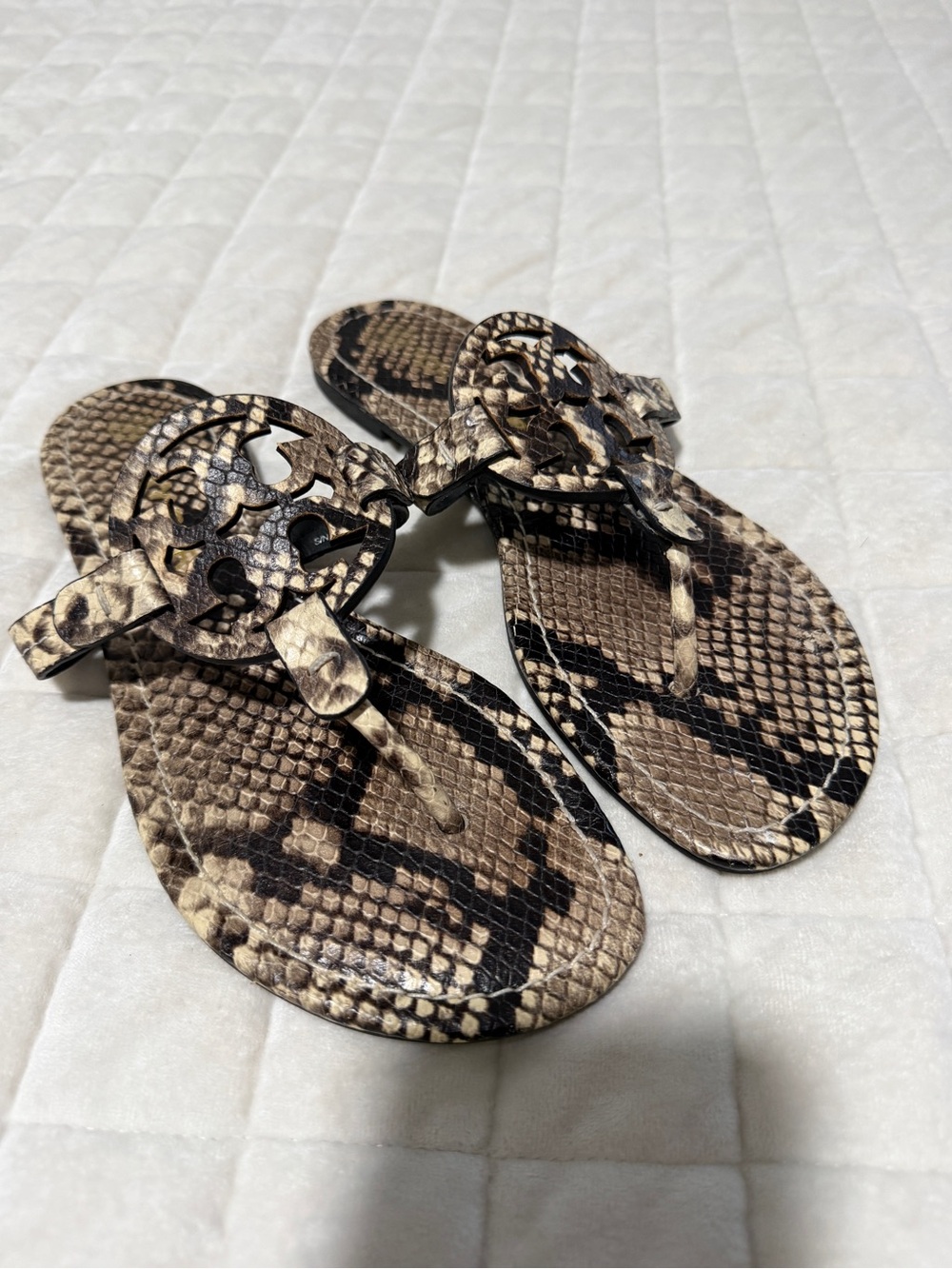 Tory Burch Snake-Print Logo Thong Sandals - Brown/Tan/Black